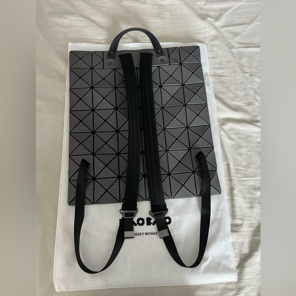 BAO BAO ISSEY MIYAKE FLAT PACK BACKPACK - Picture 10 of 16